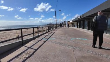 Avrupa 'da Atlantik kıyısı seyahat POV' u üzerine sahil yürüyüşü deneyimi