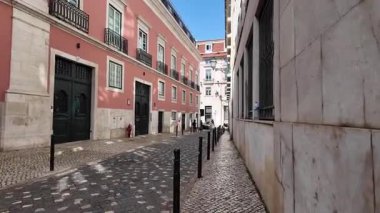 Lizbon 'a giden ilk kişi, parlak yaz seyahati