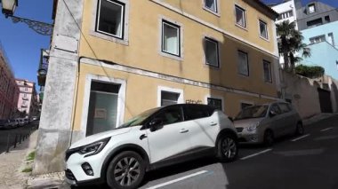 Tarihi Lizbon POV yürüyüşü, sıcak bir gün, turizm manzarası