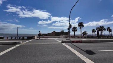 Huzurlu sahil kasabası denizle doluyor