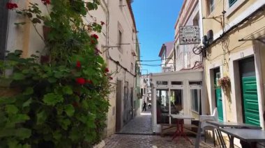 Portekiz 'de büyüleyici mimari ve okyanus yürüyüşü