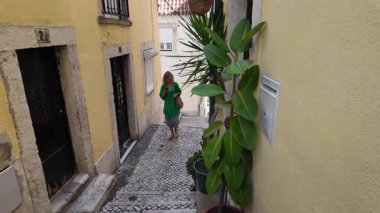 Lizbon sokaklarında yürüyorum. Avrupa şehir içi seyahat sahnesi daralıyor.