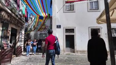 Yürüyen POV Lizbon Eski Sokak Avrupa Tarihi Sokak Seyahati