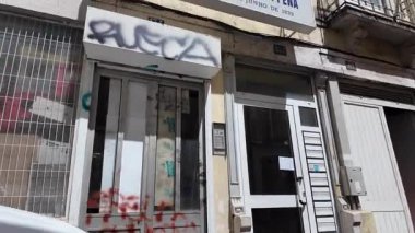 Lizbon Portekiz POV geçidine seyahat etmek eski Avrupa kentsel turizm atmosferini daraltır