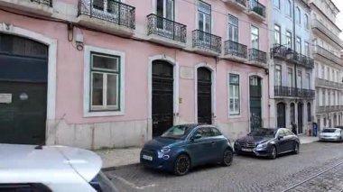 28 numaralı tramvaydan Lizbon penceresine, ikonik şehir turu dar tarihi geçitler.