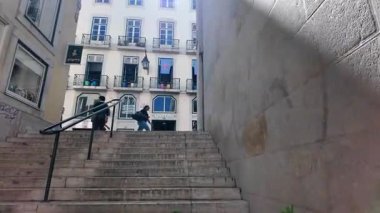 Avrupa kenti Lizbon caddesini daraltıyor Portekiz şehir turizmi