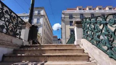 POV kentsel caddesi Lizbon Portekiz turizm sahnesi yürüyüşü
