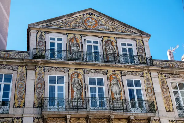 Lizbon 'daki güzel mimari bina