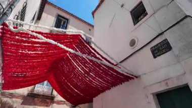 Lizbon 'daki eski Portekiz sokağı.