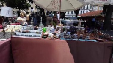 Avrupa 'daki eski bit pazarını eski moda mobilyalar ve el yapımı parçalarla keşfetmek