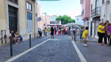 Portugals Saint Anthony night lights up Lisbon streets