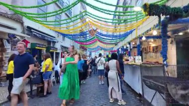 Lizbon sokaklarında sardalyalarla Aziz Anthony 'nin kutlanması