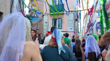 Dancing, food and celebration in Lisbon during Saint Anthony festival