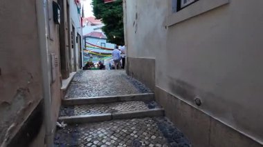 Portekizliler Lizbon 'da Aziz Anthony' nin tadını çıkarıyor