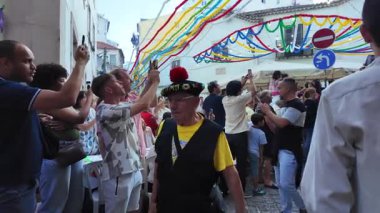 Lizbon 'da Aziz Anthony için geleneksel yemek ve eğlence