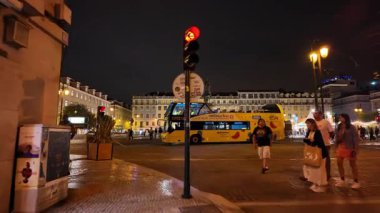 Lizbon 'da eski bir kasaba gecesi Şehir parıltısıyla