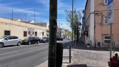 Lizbon Belem, tarihi fayans binalarıyla güneşli sokak yürüyüşü