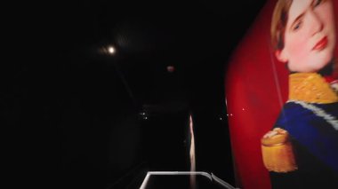 Lizbon Kültür Müzesi kraliyet hazineleriyle dolu antik sanat eserleri altın silahlarla dolu.