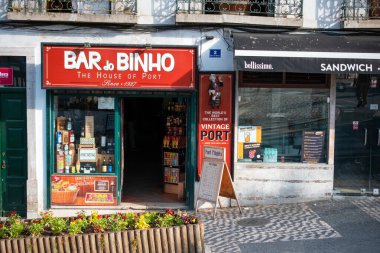 Bar do Binho Liman Evi - Dükkan Önü Sahnesi