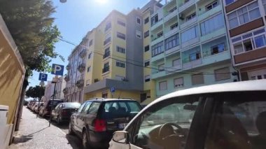 POV Lizbon Portekiz tarihi caddeleri, güneşli bir gün Avrupa şehir turizmi seyahat kültürü ve mimarisi