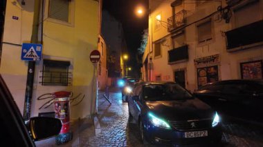 Lizbon taksi durağı şehir ışıkları kentsel seyahat atmosferi gece hayatı sermaye fotoğrafı.
