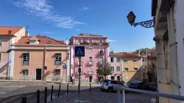 Lizbon 'da yaz yürüyüşü, kaldırım taşı sokaklar, eski mimari, Avrupa seyahati titreşimleri