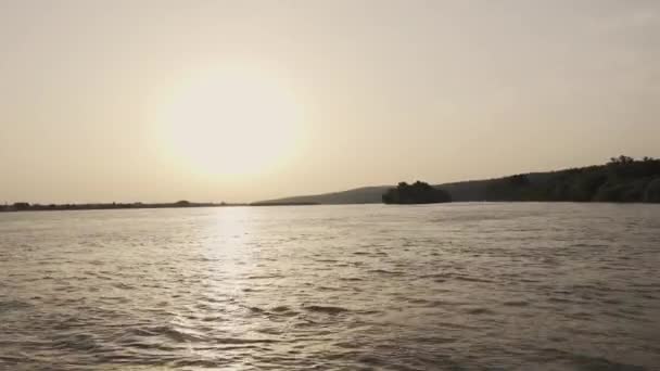 Schöner Sonnenuntergang Über Dem See — Stockvideo