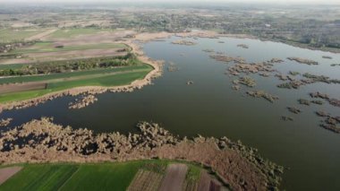 güzel bir nehrin havadan görünümü