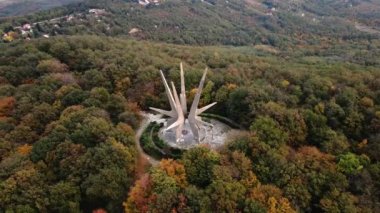 Kosmaj 'ın Düşen Savaşçıları Anıtı' nın hava yörüngesi görüntüleri