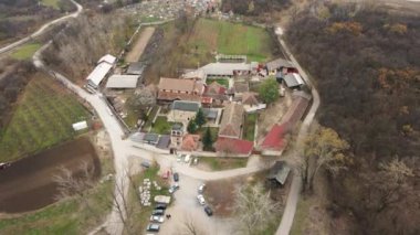 Bradarac köyündeki Sırp Ortodoks manastırı Rukumija 'nın hava manzarası