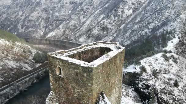 Een Hoge Hoek Uitzicht Toren Van Het Middeleeuwse Kasteel Winter — Stockvideo