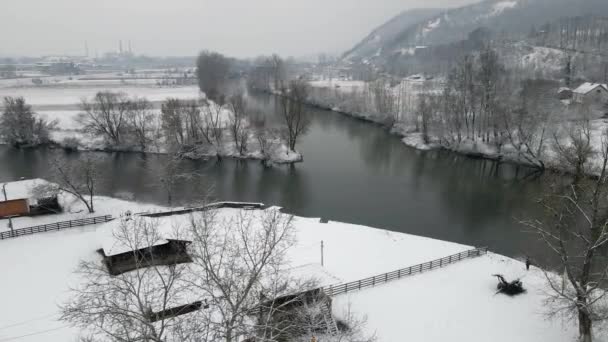 Optagelser Sammenløbet Floder Ibar West Morava Skildrer Snedækket Landskab Med – Stock-video