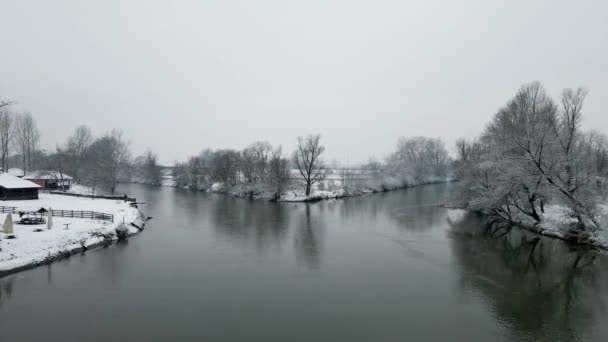 Ibar Batı Morava Nehirlerinin Kış Mevsiminde Birleşiminin Hava Görüntüsü — Stok video