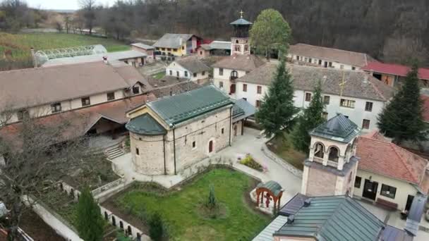 Vlucht Boven Land Van Het Servisch Orthodoxe Klooster Rukumija Het — Stockvideo