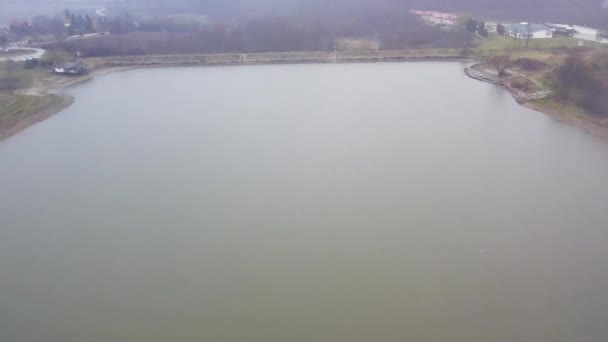 Drone Vuela Sobre Lago Markovac Tierra Circundante Mladenovac Serbia — Vídeos de Stock