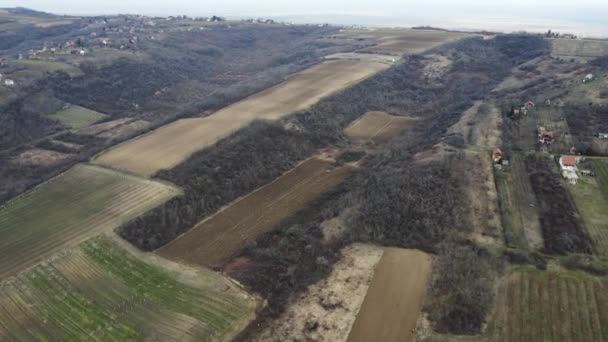 Countryside Από Την Άποψη Drone Συννεφιασμένη Μέρα Στη Σερβία — Αρχείο Βίντεο