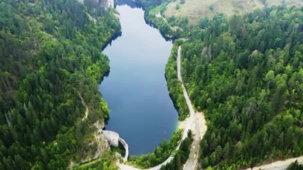 Céu Refletindo Superfície Lago Meio Madeiras Zaovine Sérvia — Vídeo de Stock