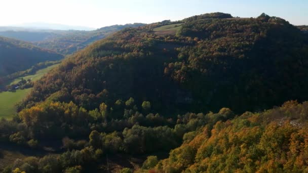 Aerial Footage Wooded Hill Landscape Sunny Autumn Day Western Serbia — Stock Video