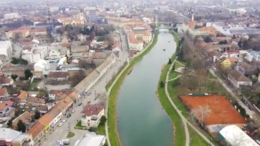 Sırbistan 'ın Zrenjanin kentinde büyük bir göl bulunan kent merkezinin hava görüntüleri