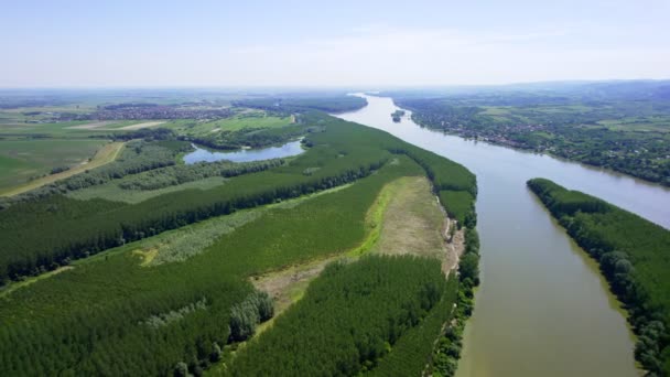 Letecký Záznam Nábřeží Dunaje Zalesněných Říčních Ostrovů Něm — Stock video
