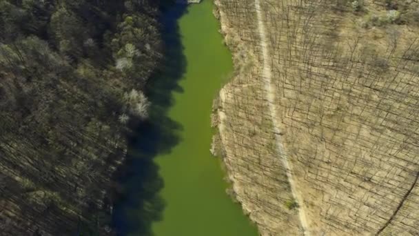 Drone Voa Direção Lago Bela Reka Sérvia — Vídeo de Stock