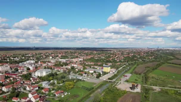 Panoramic Aerial Footage Town Surrounding Cultivated Land — Stock Video