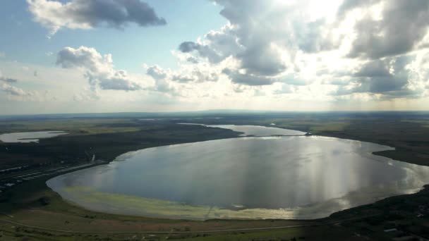 Beautiful Nature Footage Lake Plain Countryside Lush White Clouds — Stock Video