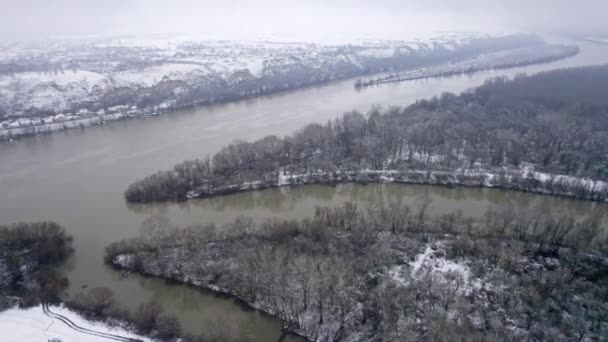 Eine Winterliche Luftaufnahme Des Zusammenflusses Der Bega Mit Der Theiß — Stockvideo