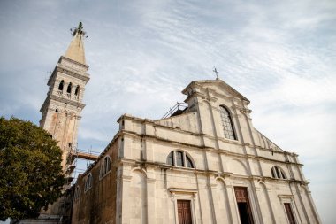 Hırvatistan 'ın Akdeniz kenti Rovinj' deki eski Aziz Euphemia Kilisesi