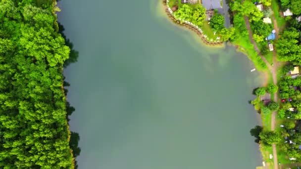 Drone Voa Acima Lago Bela Crkva Sérvia Com Praia Lado — Vídeo de Stock