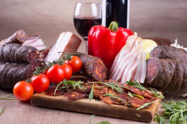 Lezzetli ve şarap süslemesi