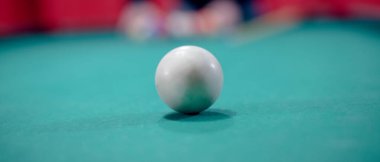 Masada beyaz top resmi var.