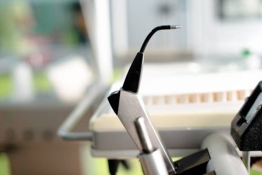 Dişçi aletleri hazır.