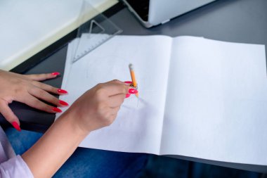 Robot resimdeki en iyi detaylara dikkat ediyoruz.